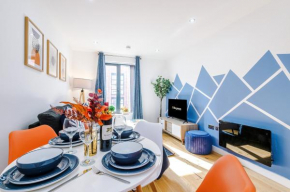 Stunning City Centre Apartment by 53 Degrees Property in Birmingham, Ideal for small groups!